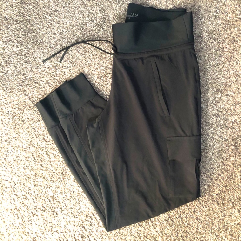 Athleta cargo joggers